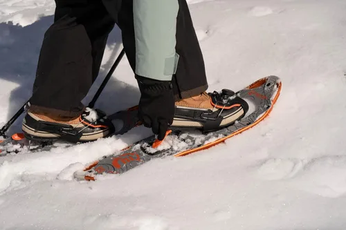 Vista 9 de Expedition SNØ Series Snowshoe Kit for Mountaineering and Snow Hiking - Perfect for Men and Women