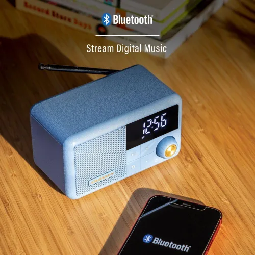 Vista 4 de Crosley CR1121A-EB Cooper - Radio AM/FM retro, altavoz Bluetooth portátil con entrada auxiliar y pantalla LED, color azul elemental
