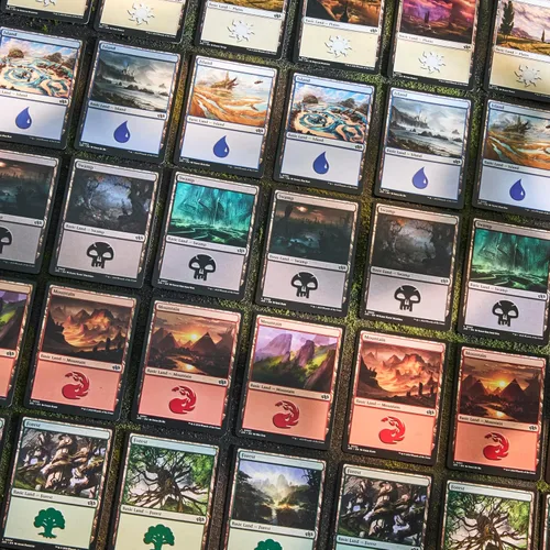 Vista 7 de Magic: The Gathering Estación de Tierras 2025 (400 cartas de tierra básicas)