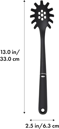 Vista 2 de OXO Good Grips cucharón de nylon, Servidor de nailon para espaguetis , Negro