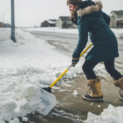 Vista 3 de The Snowplow The Original Snow Pusher (30 Inches)