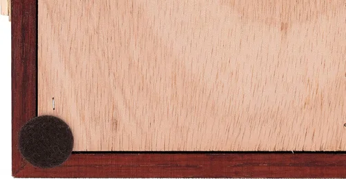 Vista 6 de Two Timbers - Vitrina pequeña con acabado de cerezo, caja de madera hecha a mano con parte superior de vidrio, puntas de flecha, cuchillos, rocas
