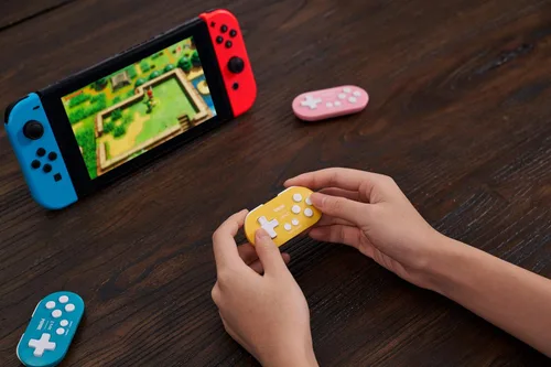 Vista 6 de 8Bitdo Zero 2 Mini Bluetooth Gamepad for Switch Windows Android MacOS Steam Raspberry Pi Yellow