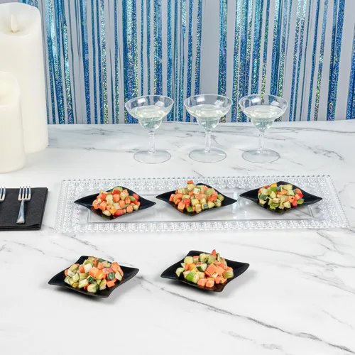 Vista 3 de Restaurantware - Platos de postre de 3 x 3 pulgadas, 100 platos de cóctel pequeños, cuadrados, bordes ondulados, platos desechables de plástico Negro