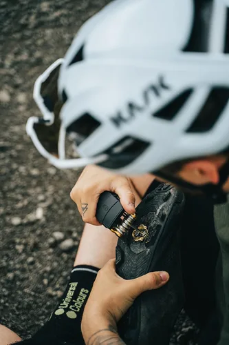 Vista 4 de Crankbrothers Multi Tool M 17 Negro Mate Rojo