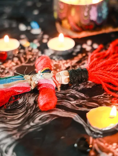 Vista 6 de Muñeca vudú hecha a mano, cuerda de cáñamo real, envuelta en calavera, brujas de terror, regalos para Halloween, cumpleaños, Navidad, fiesta