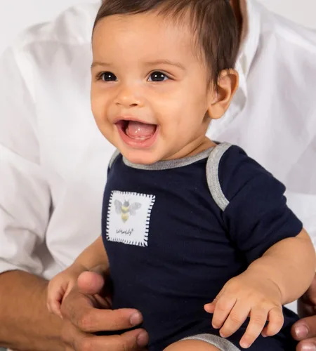 Vista 3 de Burts Bees Baby Mameluco de manga corta para bebés 100 algodón orgánico de una pieza