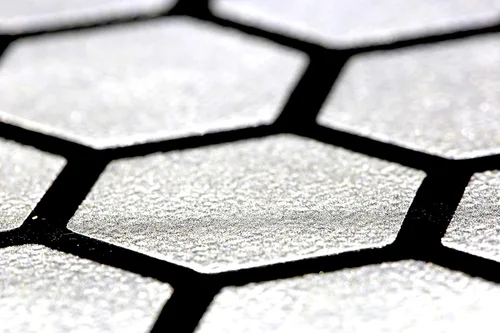 Vista 3 de RydeSafe Adhesivos reflectantes de seguridad termoadhesivos - grandes - hexagonales, color plateado