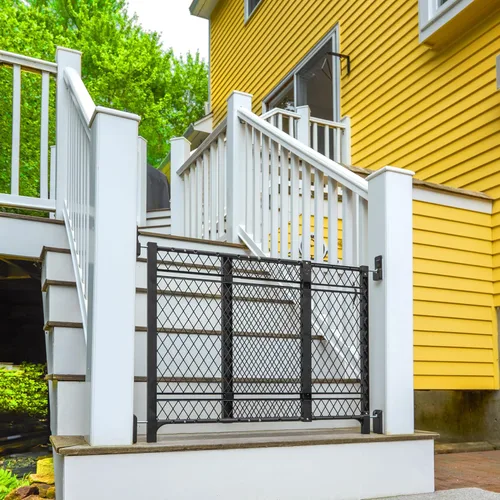 Vista 7 de Ingenuity Doorway - Puerta para perros y bebés serie 42W, para interiores y exteriores, no se oxida ni se decolora, panel de plástico, se adapta a