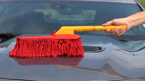 Vista 2 de California Car Duster 62442 Standard Plumero para coche con mango de madera