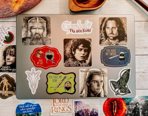 Vista 5 de Conquest Journals - Calcomanías de vinilo con el señor de los anillos, 60 calcomanías únicas que incluyen 5 hologramas, impermeables, resistentes a