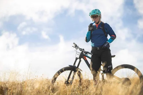 Vista 8 de CamelBak Pack de hidratación para bicicleta Solstice LR 10 para mujer - Depósito lumbar - 100oz