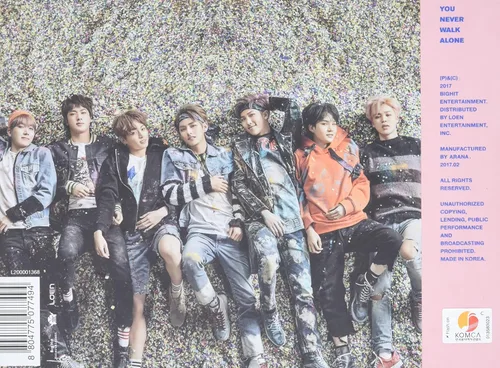 Vista 2 de You Never Walk Alone Random cover, incl. 120-page photobook and one random photocard