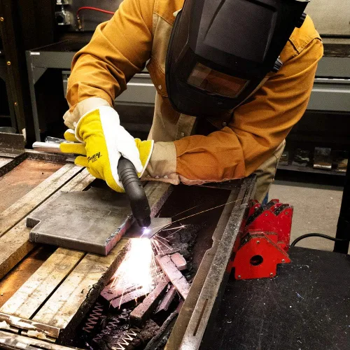 Vista 7 de Forney 251 Easy Weld 20 P Cortador de plasma - Herramienta de corte portátil y versátil para corte preciso de metales