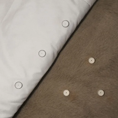 Vista 2 de Pistola de clips de edredón, evita que el edredón se mueva dentro de la funda de edredón, sin aguja de metal, sin clips voluminosos ni botones, sin