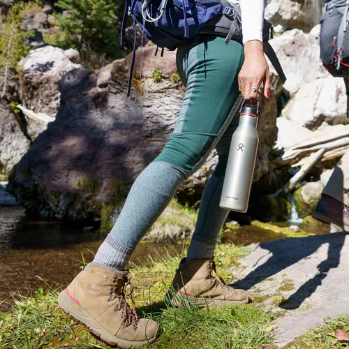 Vista 6 de Hydro Flask Botella de agua ligera de la serie Trail con tapa flexible estándar y aislamiento al vacío de doble pared