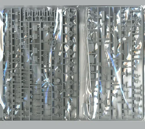 Vista 2 de Maquetas de Aviones Kit Plástico, TBM-3 Avenger Torpedo Bomber Escala 1/48, 10 x 13.8 Pulgadas