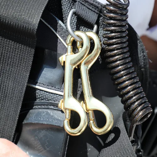 Vista 6 de Paquete de 2 - Clips de latón macizo de doble extremo de 4 pulgadas (3.9 in) de grado marino con resorte SS316