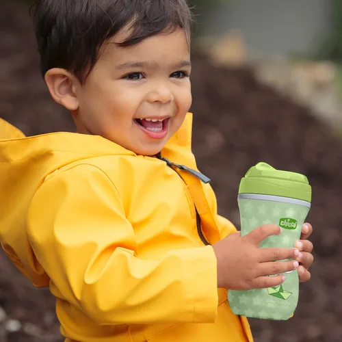 Vista 2 de Chicco Vaso aislante para niños pequeños de más de 12 meses, 9 onzas, que brilla en la oscuridad, con boquilla resistente a mordeduras y sin