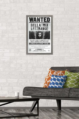Vista 2 de Trends International Póster de pared The Wizarding World: Harry Potter - Bellatrix Wanted Poster de pared, 14.725 x 22.375 pulgadas, versión