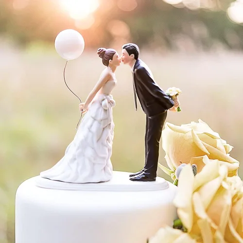 Vista 4 de WEDDINGSTAR Figura decorativa de porcelana para un beso