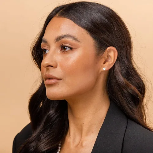 Vista 2 de PAVOI Sterling Silver, 14K Gold Plated, AAA+ Quality Handpicked Freshwater Cultured Stud Pearl Earrings