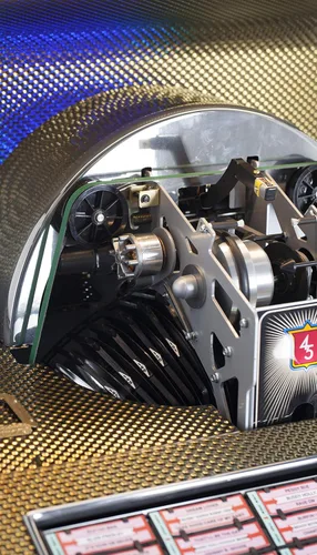 Vista 3 de Crosley CR1210A-OA Rocket - Jukebox de vinilo de tamaño completo con Bluetooth, capacidad para 70 discos de vinilo de 45 RPM, color roble