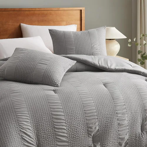 Vista 3 de B2EVER Juego de edredón de tamaño King de 3 piezas de color gris suave, juego de edredón de sirsaca con 2 fundas de almohada, juego de edredón