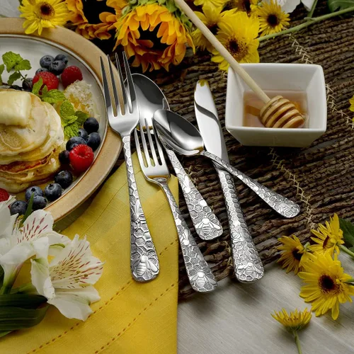 Vista 3 de Liberty Tabletop Honey Bee - Juego de cubiertos de 20 piezas para 4 cubiertos fabricados en Estados Unidos 18/10