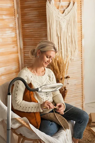 Vista 6 de LIGHT IT! By Fulcrum, 20072-401 MultiFlex LED Floor Magnifier Lamp, Silver, Single pack