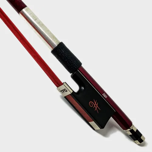 Vista 5 de The Piano Guys Arco de violonchelo de fibra de carbono Arcos con incrustaciones de rana de ébano y pelo de caballo premium (1/2, Bruce)