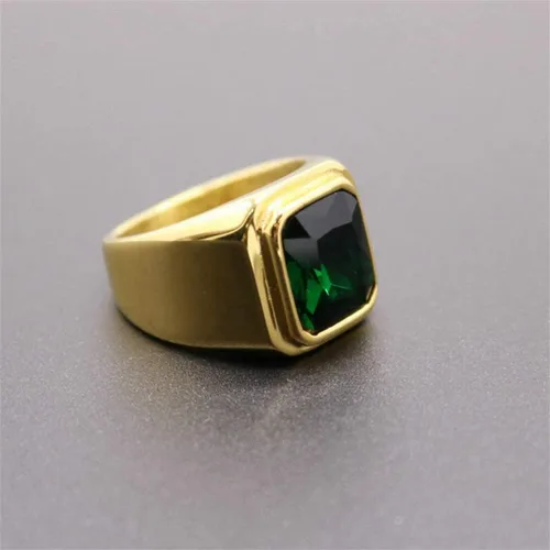 Vista 3 de Anillo de acero inoxidable chapado en oro con piedra cuadrada disponible en varios