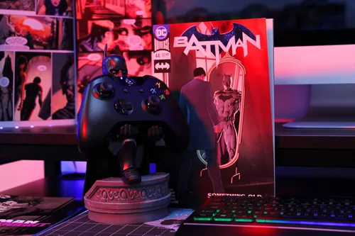 Vista 11 de Cable Guys - Batman Gaming Accessories Holder & Phone Holder for Most Controller (Xbox, Play Station, Nintendo Switch) & Phone