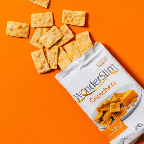 Vista 6 de WonderSlim Chips de galletas de proteína, cheddar, 0.35 oz de proteína, 0.11 oz de grasa, sin gluten (7 unidades)