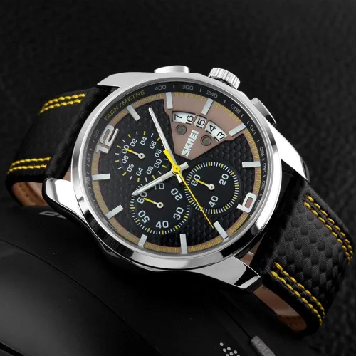 Vista 3 de MASTOP Relojes analógicos de cuarzo para hombre, correa de cuero negro, cronógrafo, impermeable, reloj deportivo amarillo