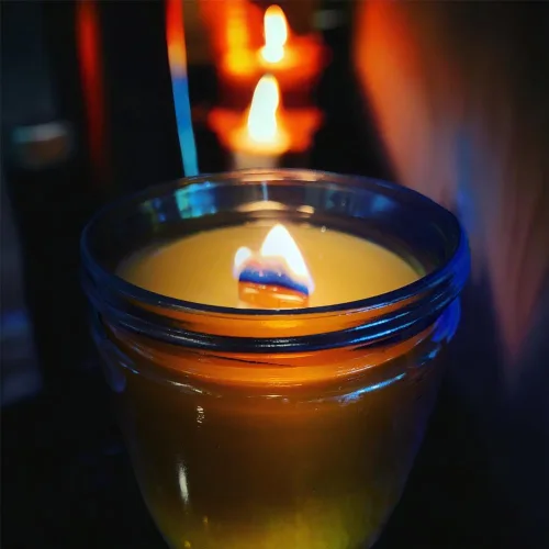 Vista 4 de Velas de soja perfumadas varoniles para hombres y mujeres - Mecha de madera, vertidas a mano, velas de tarro de aromaterapia de larga duración