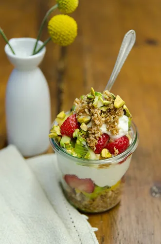 Vista 9 de Bob's Red Mill Coco rallado sin azúcar, bolsa de 12 onzas