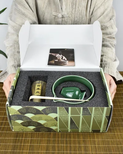 Vista 9 de Artcome Juego de té Matcha de alta calidad, cuenco de cerámica de 18.6 onzas con boquilla, batidor de bambú, cuchara, soporte para batidor y guía