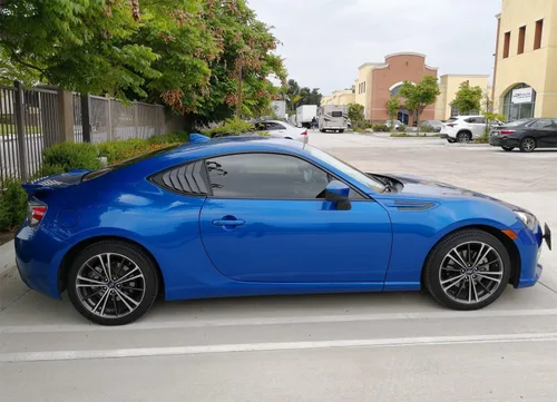 Vista 4 de iJDMTOY Ventana lateral trasera izquierda/derecha con acabado mate estilo carreras, ventanilla de aire/persiana compatible con Scion FR-S 2013-2016