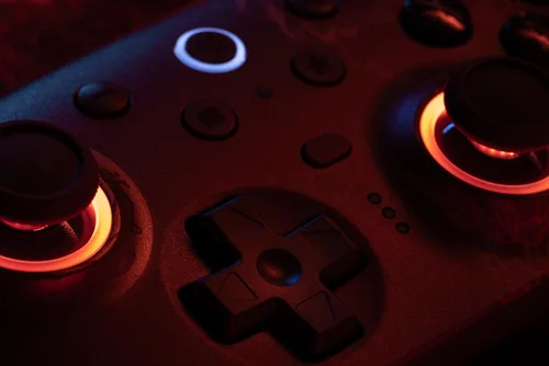 Vista 8 de 8BitDo Ultimate 2 Wireless Controller for Windows PC, Apple, Steam & Android, TMR Joysticks, Hall/Tactile Triggers, Motion Control, RGB Fire Ring