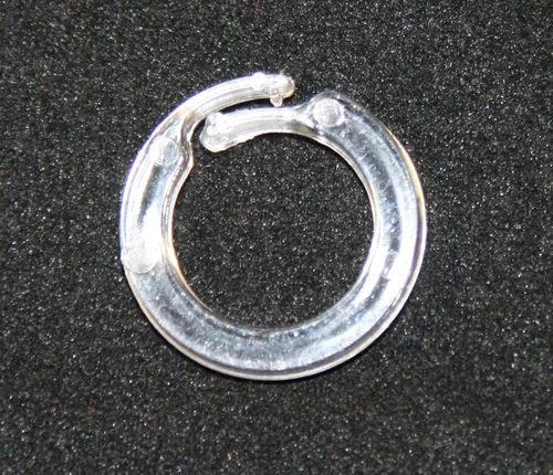 Vista 4 de Anillos divididos de plástico transparente para cortinas y cenefas, grandes, 25 por paquete