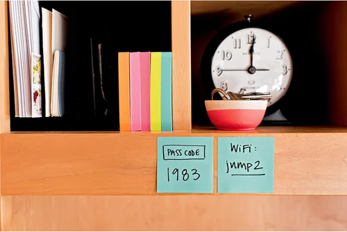Vista 11 de Post-it Super Sticky Notes, 8 Sticky Note Pads, 1.875 x 1.875 in., Ideal for Organization in Your Dorm, Home or Office, 2X The Sticking Power