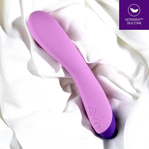 Vista 5 de Blush Novelties Wellness G Curve - Masajeador multisitio flexible 10 modos - Silicona curada Puria Platinum - Ultrasilk Smooth Recargable RumbleTech