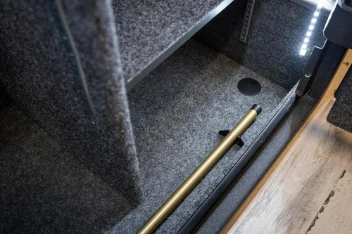 Vista 4 de LOCKDOWN GoldenRod - Varilla deshumidificadora con diseño de perfil bajo y fácil instalación y operación para control de humedad de bóveda