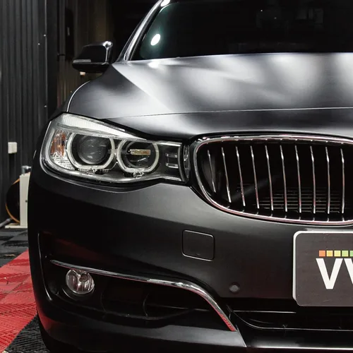 Vista 6 de VViViD+ envoltura vinílica negra metálica mate