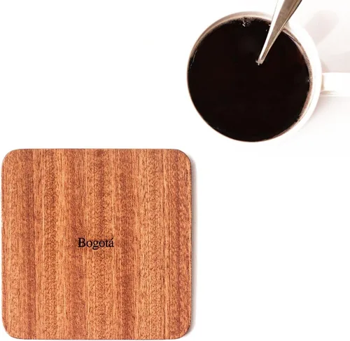 Vista 2 de Bogotá Map Coaster, juego de 4, posavasos de madera Sapele con mapa de la ciudad, múltiples ciudades opcionales, hecho a mano