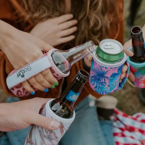 Vista 37 de GoCuff - Fundas delgadas para latas aislantes reutilizables con asa: lata de neopreno con mangas aisladas para refrescos, bebidas energéticas