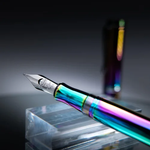 Vista 2 de Conklin Duragraph Pluma estilográfica de metal PVD Rainbow - B