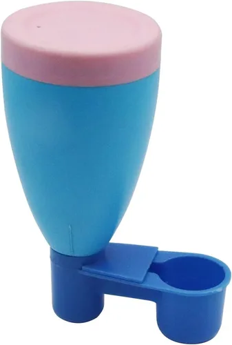 Vista 4 de Alimentador automático para bebederos de pájaros, botella de agua de refresco de plástico, taza o palomas, loro, alimentador de pollo, jaula de aves