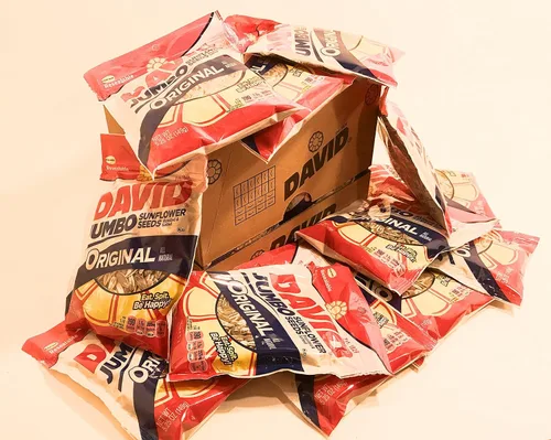 Vista 2 de David, semillas de girasol Jumbo Black Original, cuenta 12 (5.25 onzas), semillas de girasol, variedades y sabores para agarrar